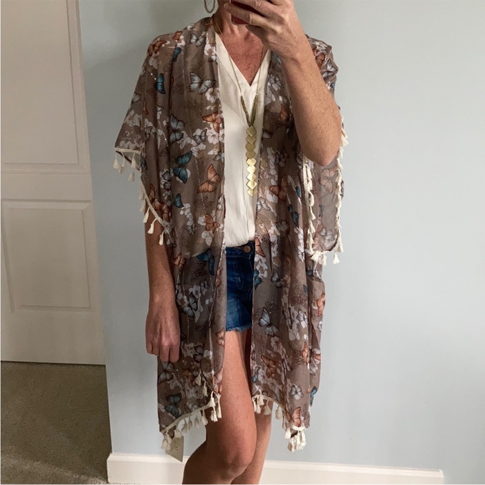Floral & Butterfly Print Kimono - Picture 3 of 7